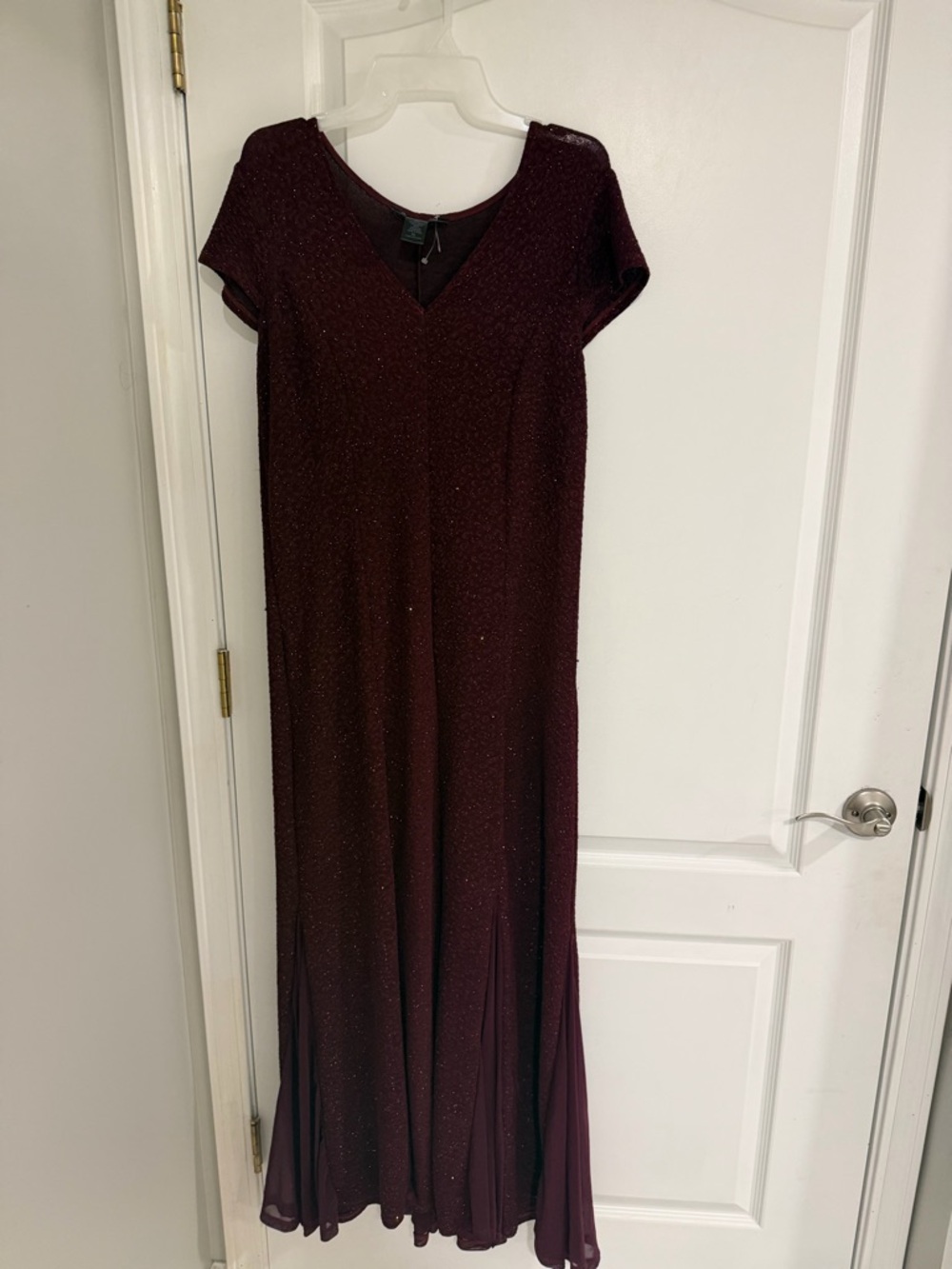 Burgundy maxi dress with glittery details and mesh skirt